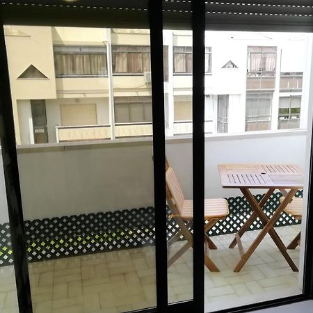 Large Apartment Near The Beach And Lisbon Costa de Caparica Eksteriør billede