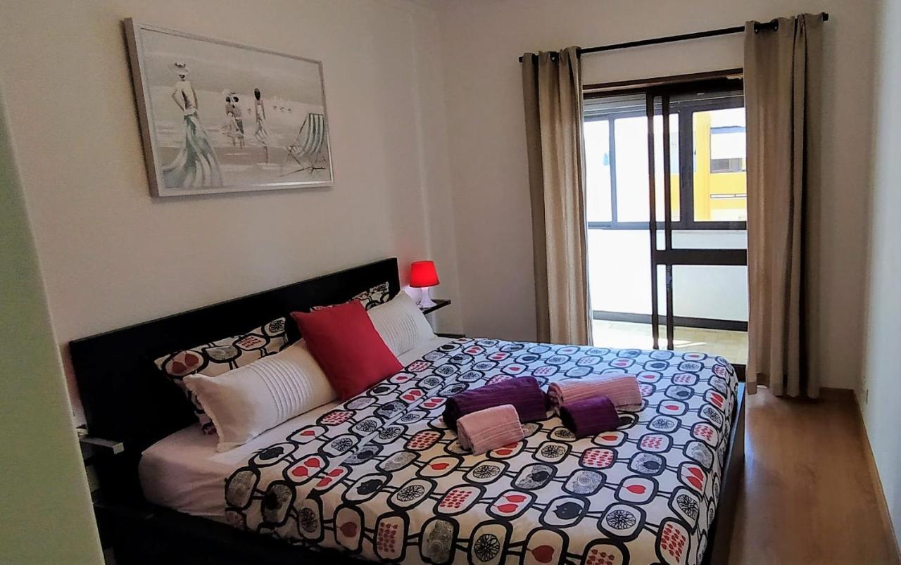 Large Apartment Near The Beach And Lisbon Costa de Caparica Eksteriør billede